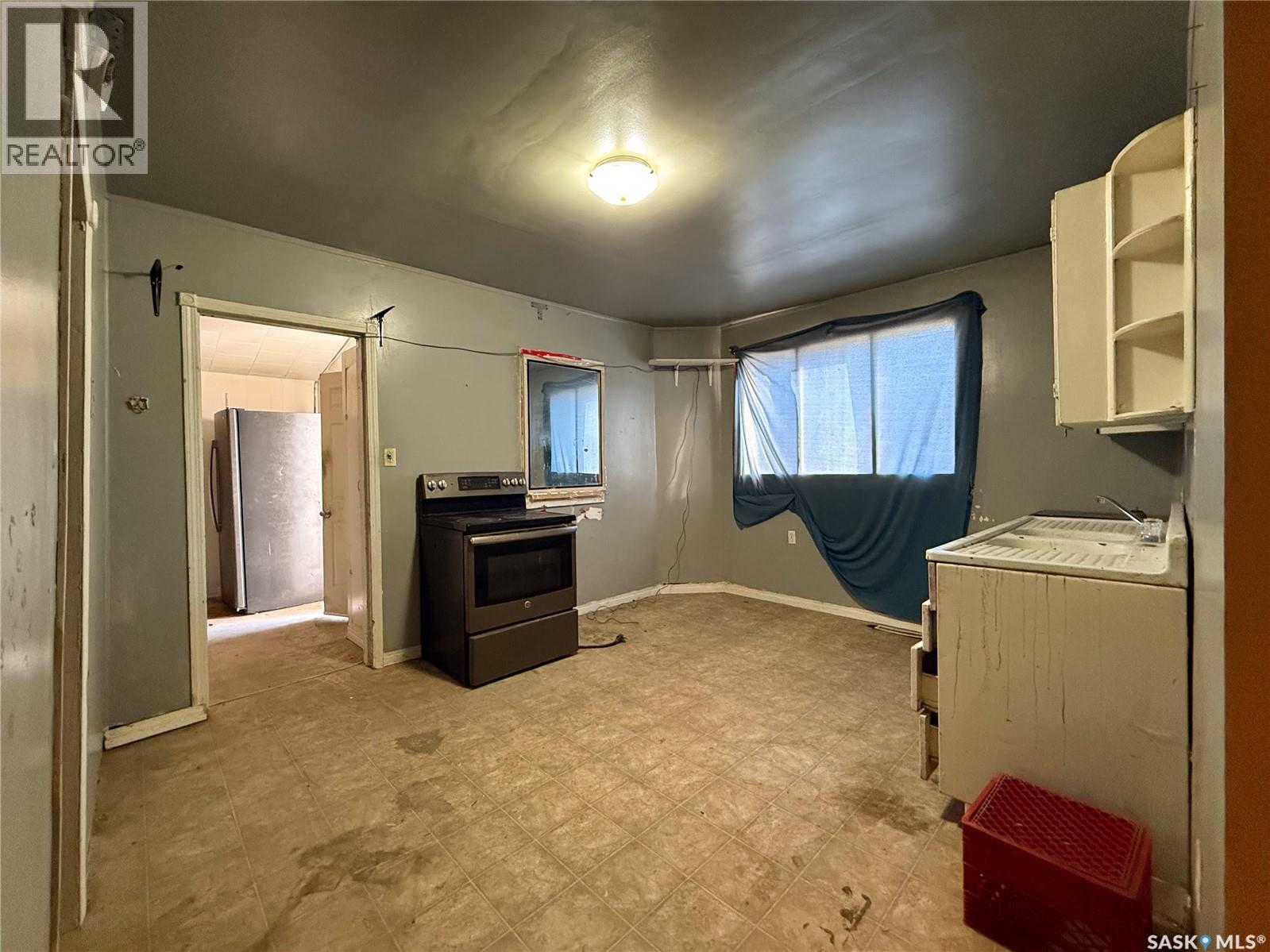 121 1ST AVENUE W - 10