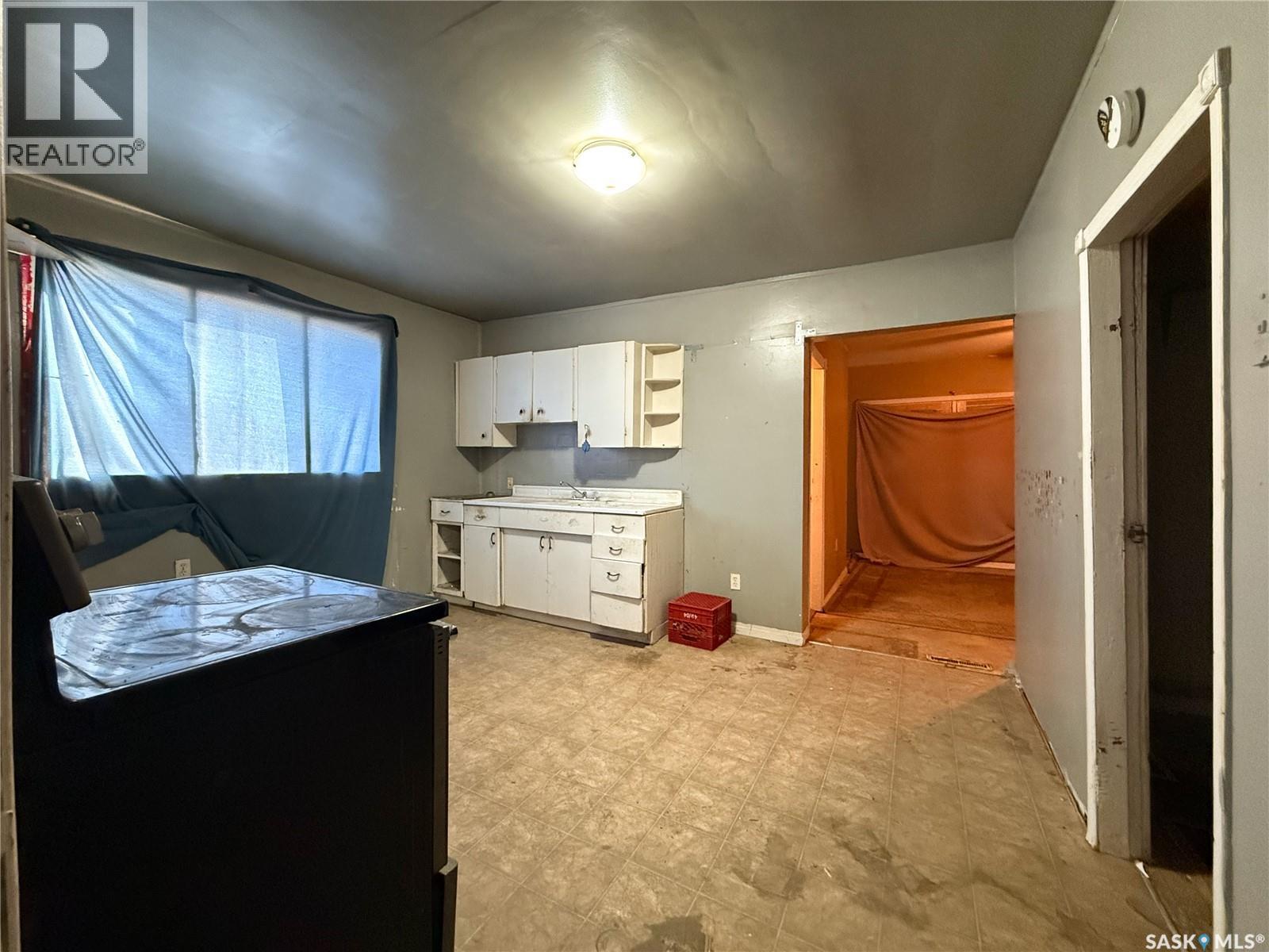 121 1ST AVENUE W - 12