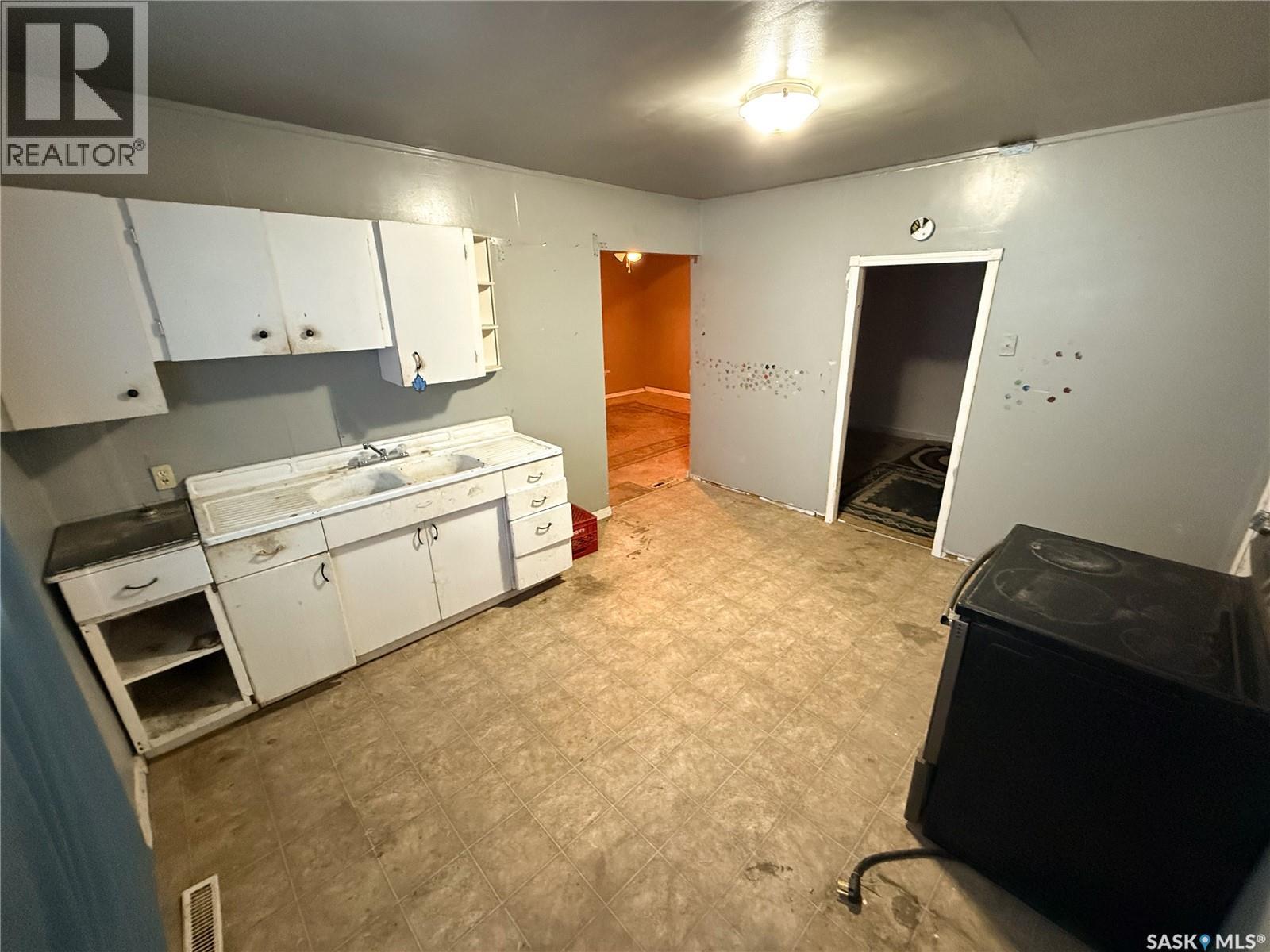 121 1ST AVENUE W - 14