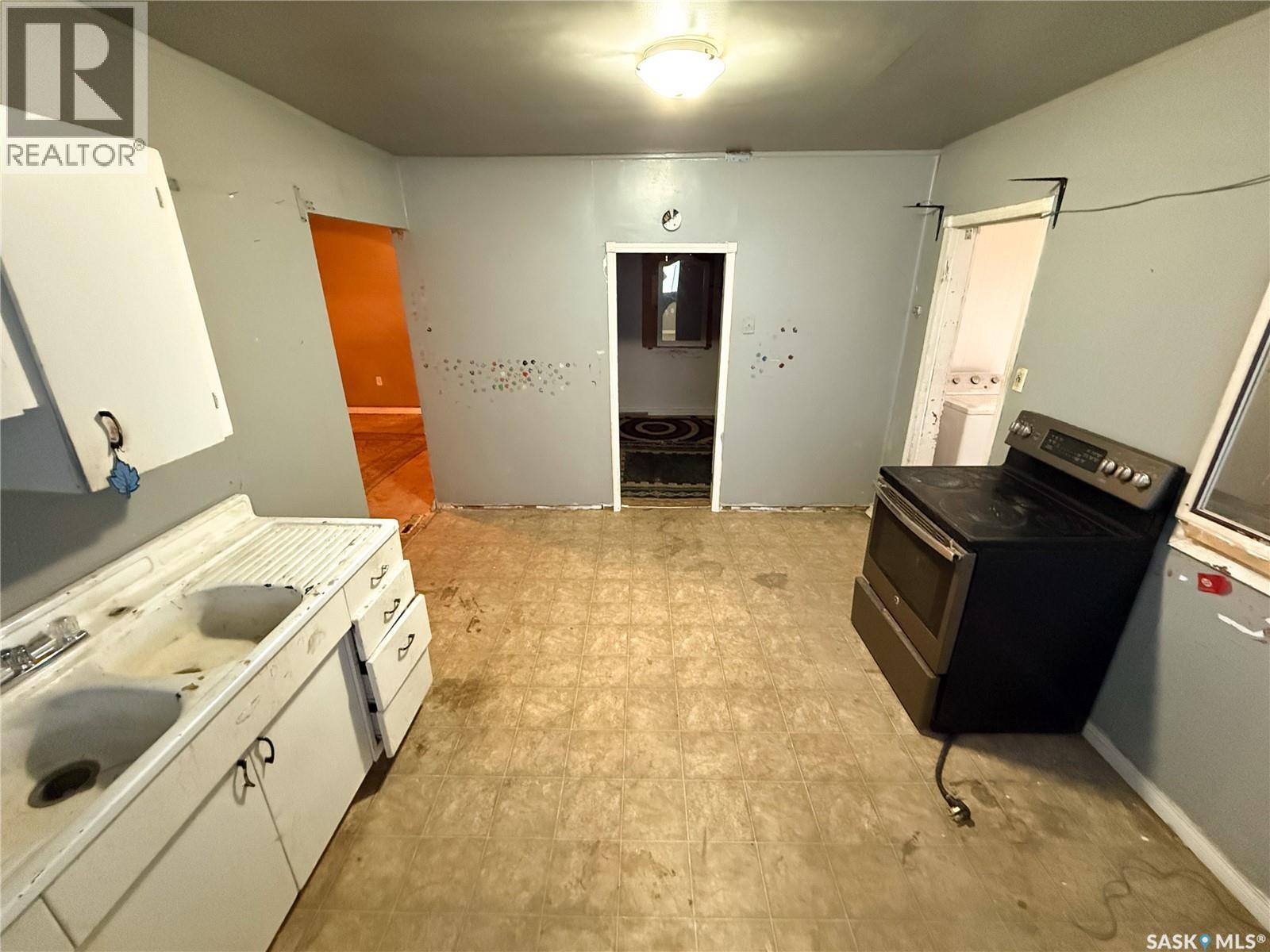 121 1ST AVENUE W - 15