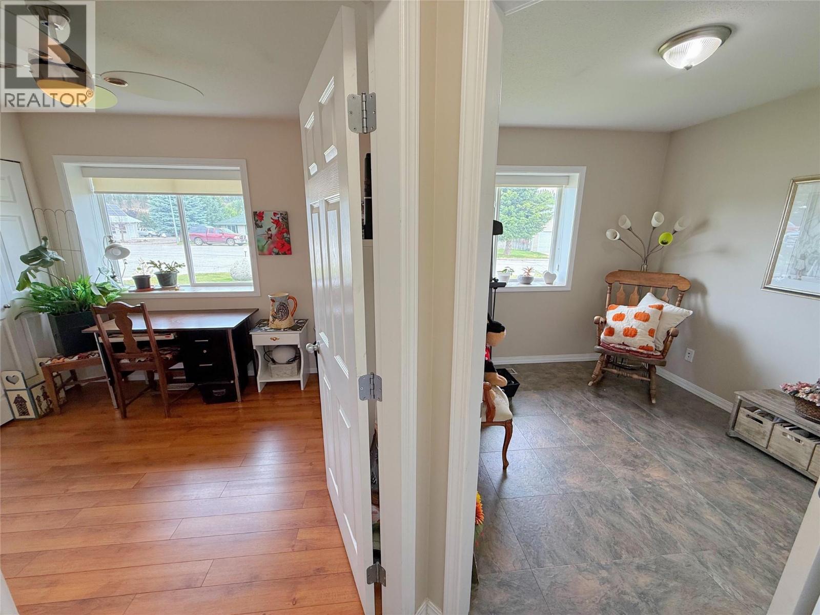  8 EAGLE Crescent, Princeton