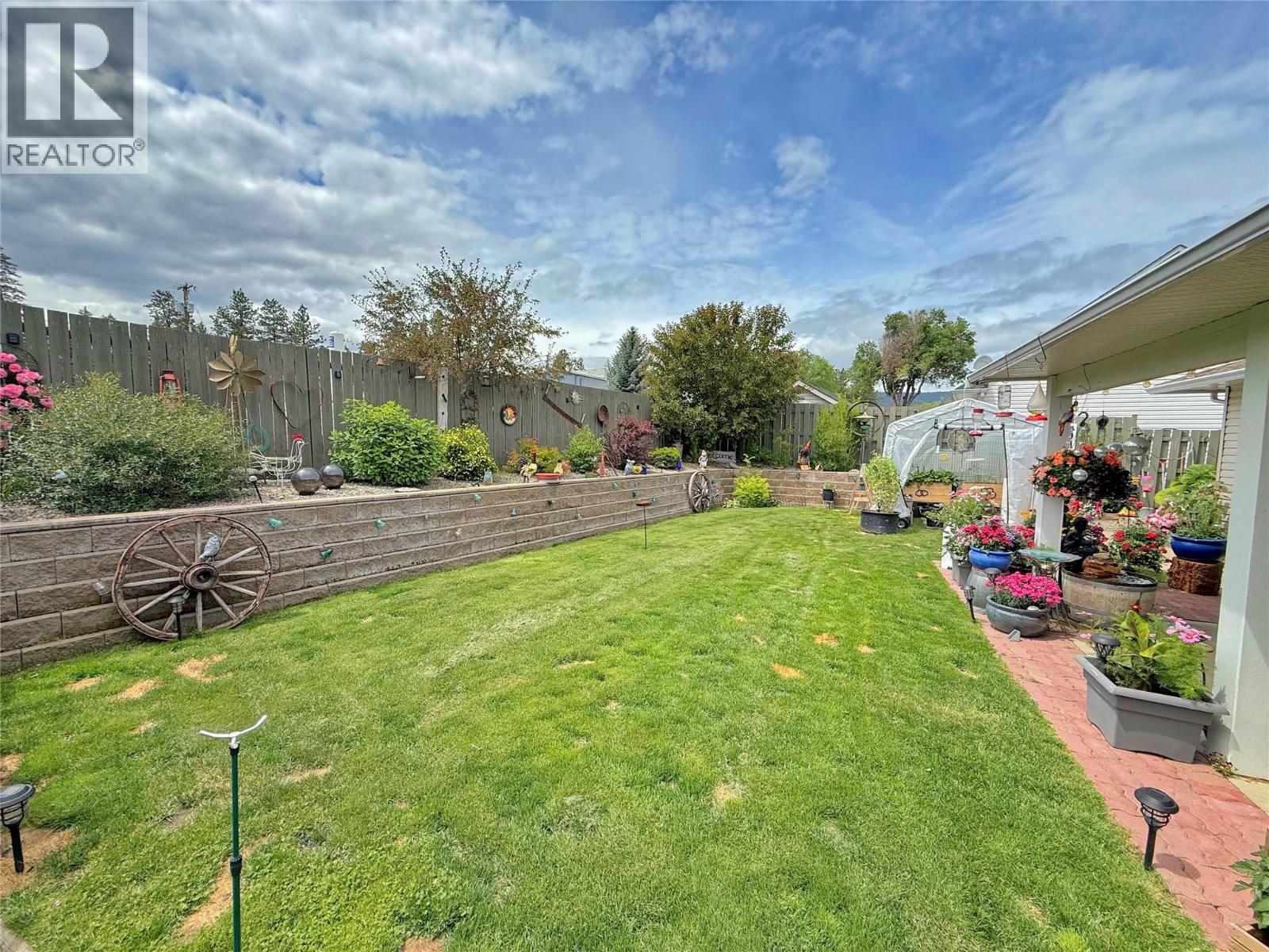  8 EAGLE Crescent, Princeton