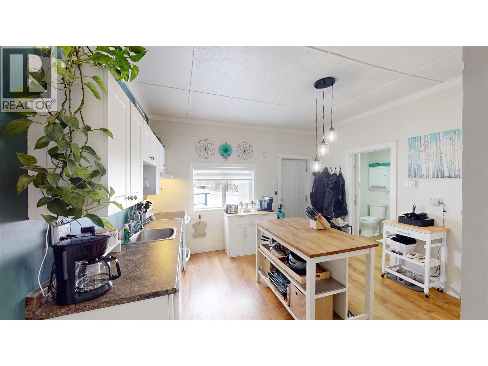 225 3rd Avenue S, Cranbrook