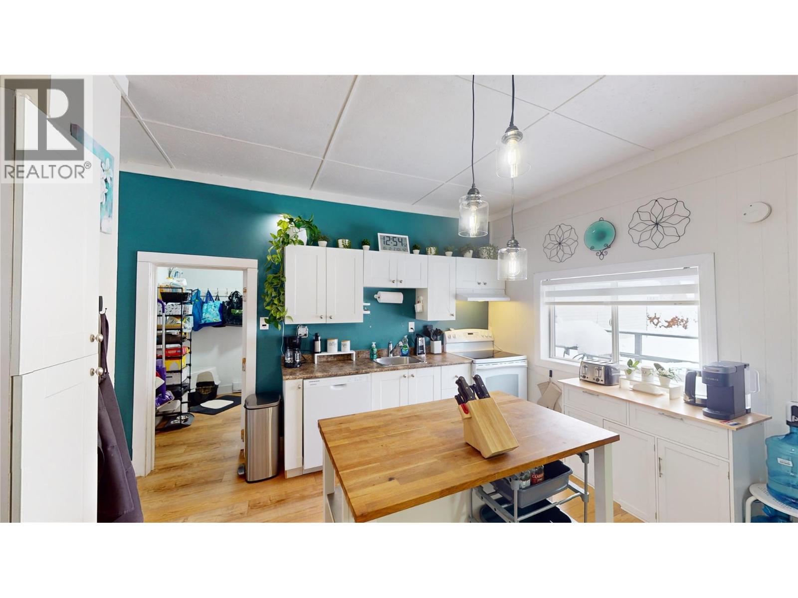 225 3rd Avenue S, Cranbrook