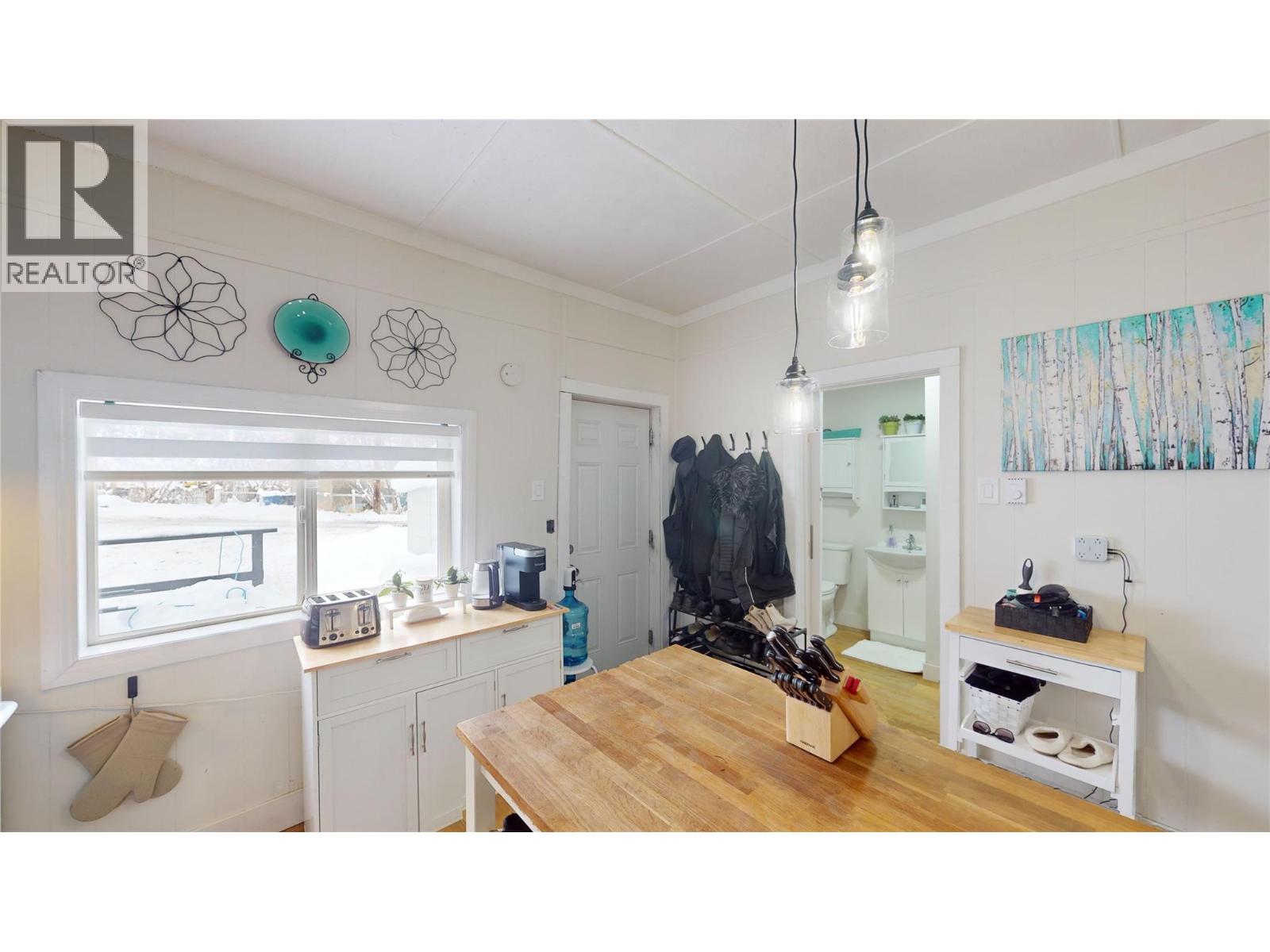 225 3rd Avenue S, Cranbrook