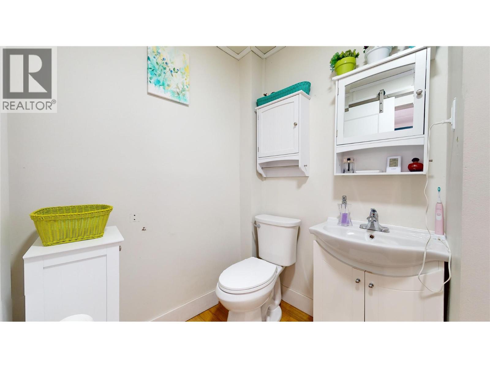 225 3rd Avenue S, Cranbrook