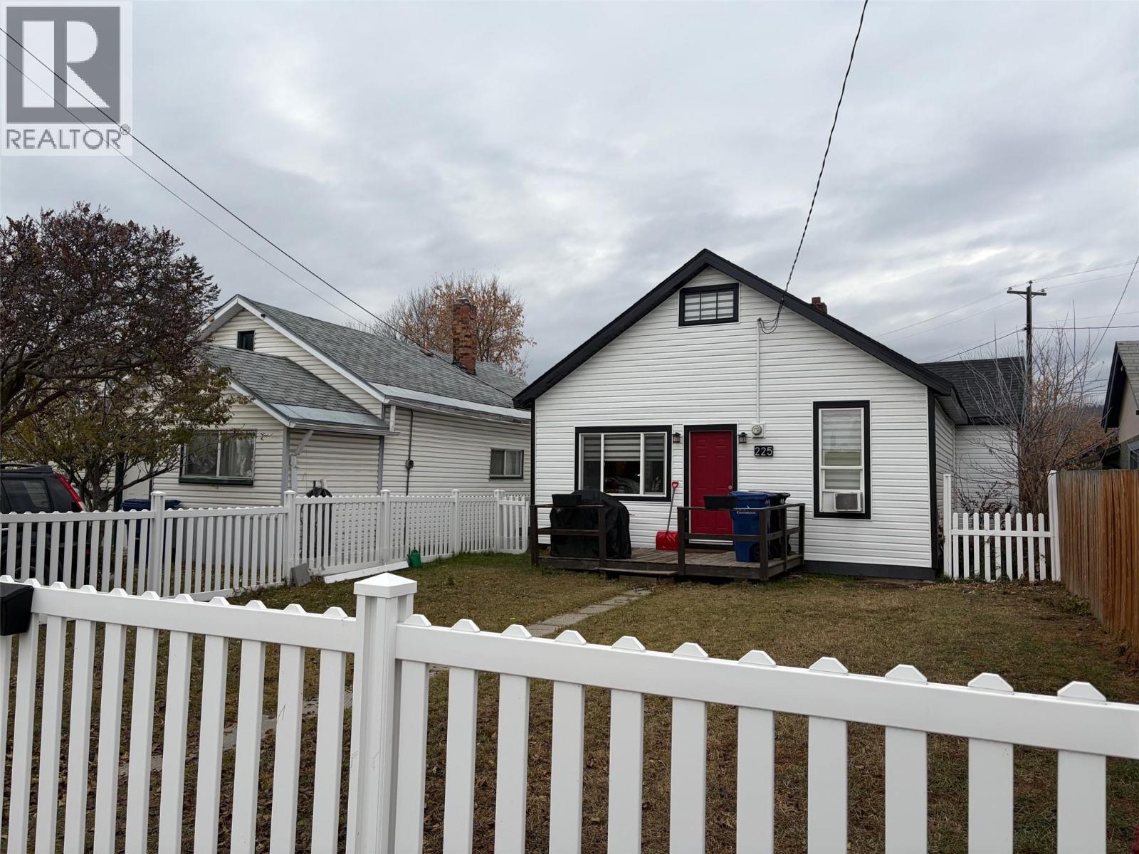 225 3rd Avenue S - 3