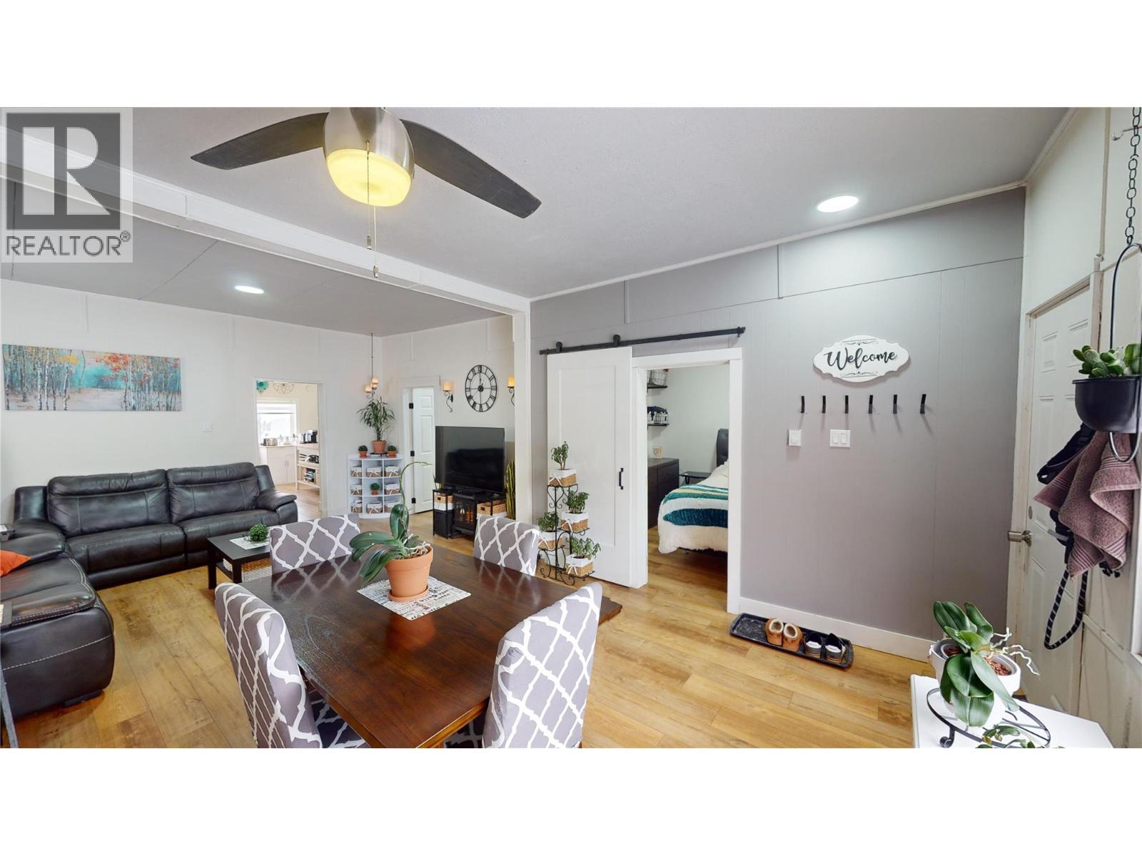 225 3rd Avenue S, Cranbrook