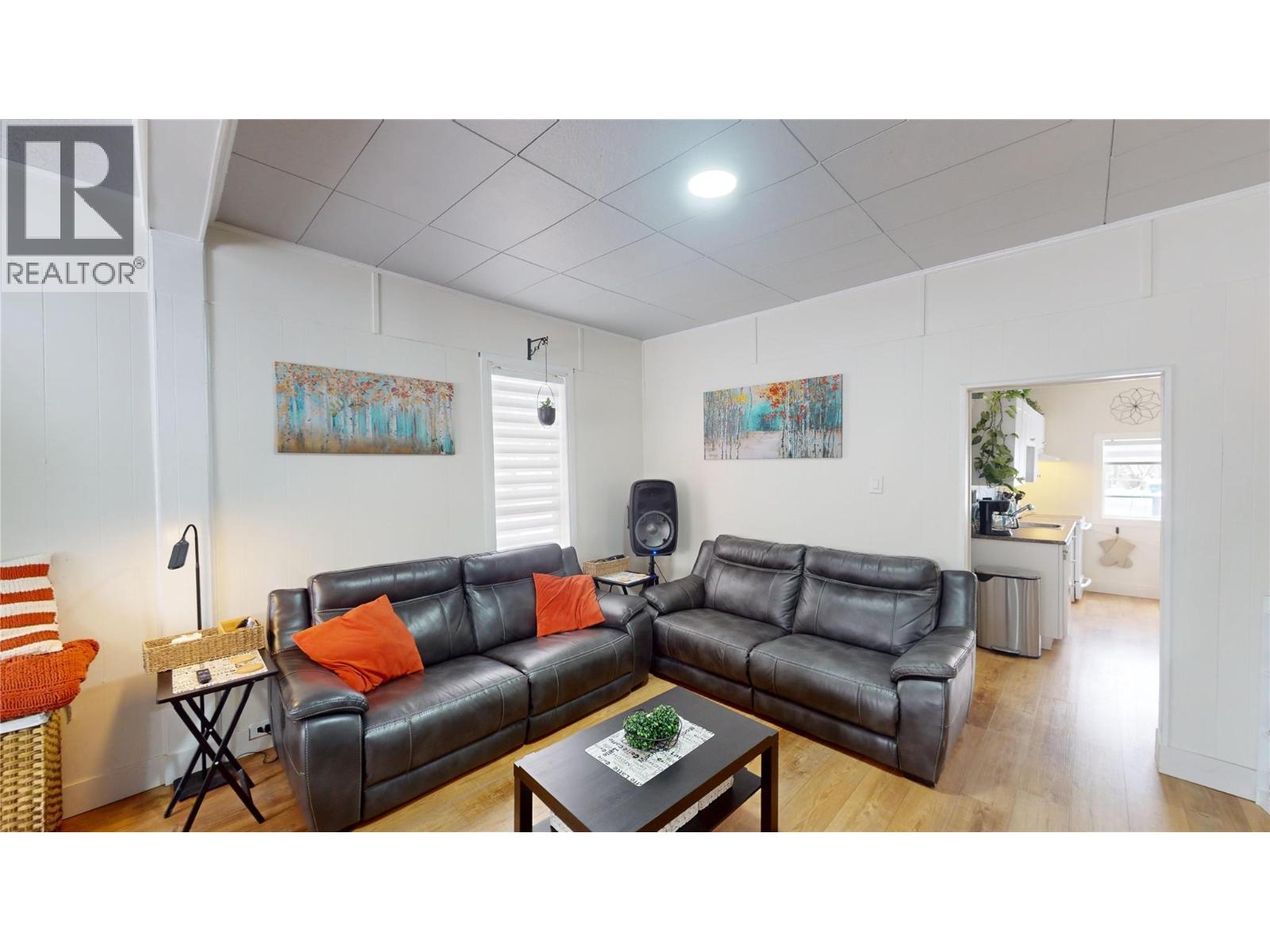 225 3rd Avenue S, Cranbrook