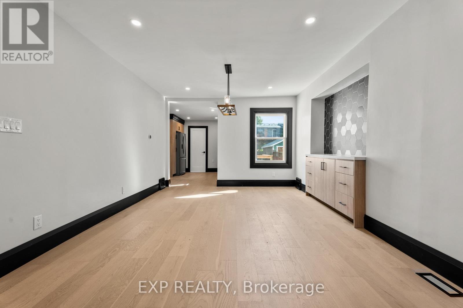 105 ROTHSAY AVENUE - 10