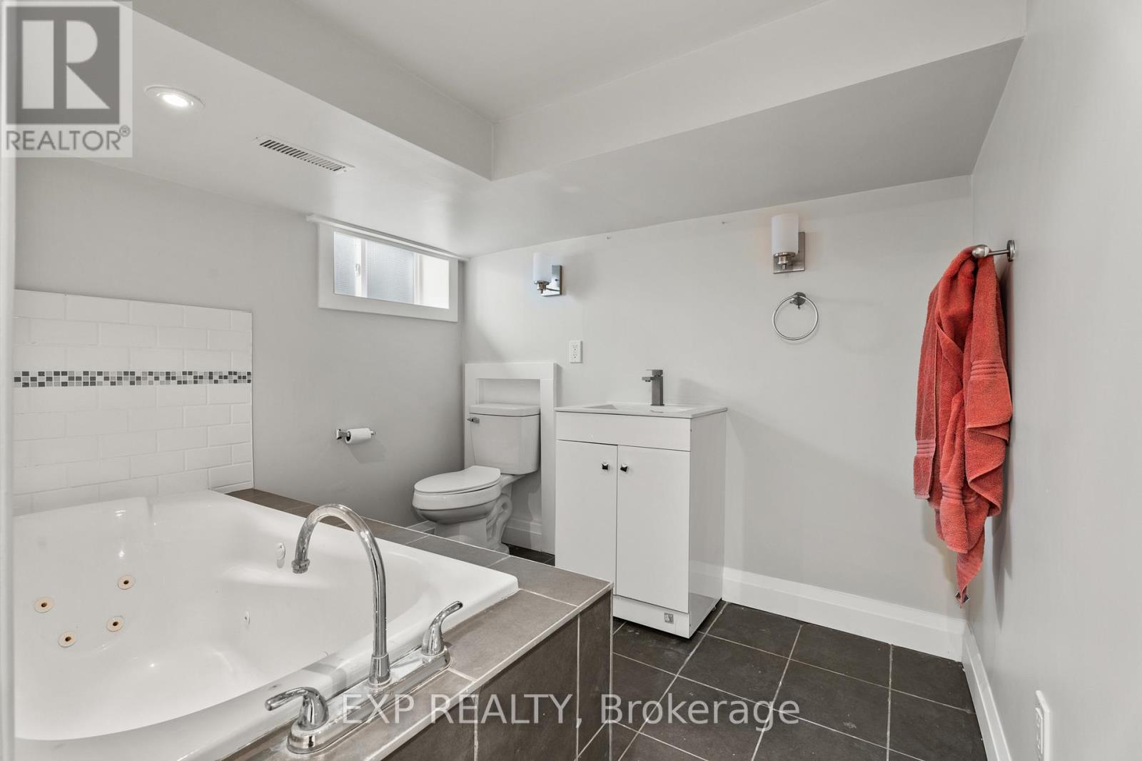 105 ROTHSAY AVENUE - 29
