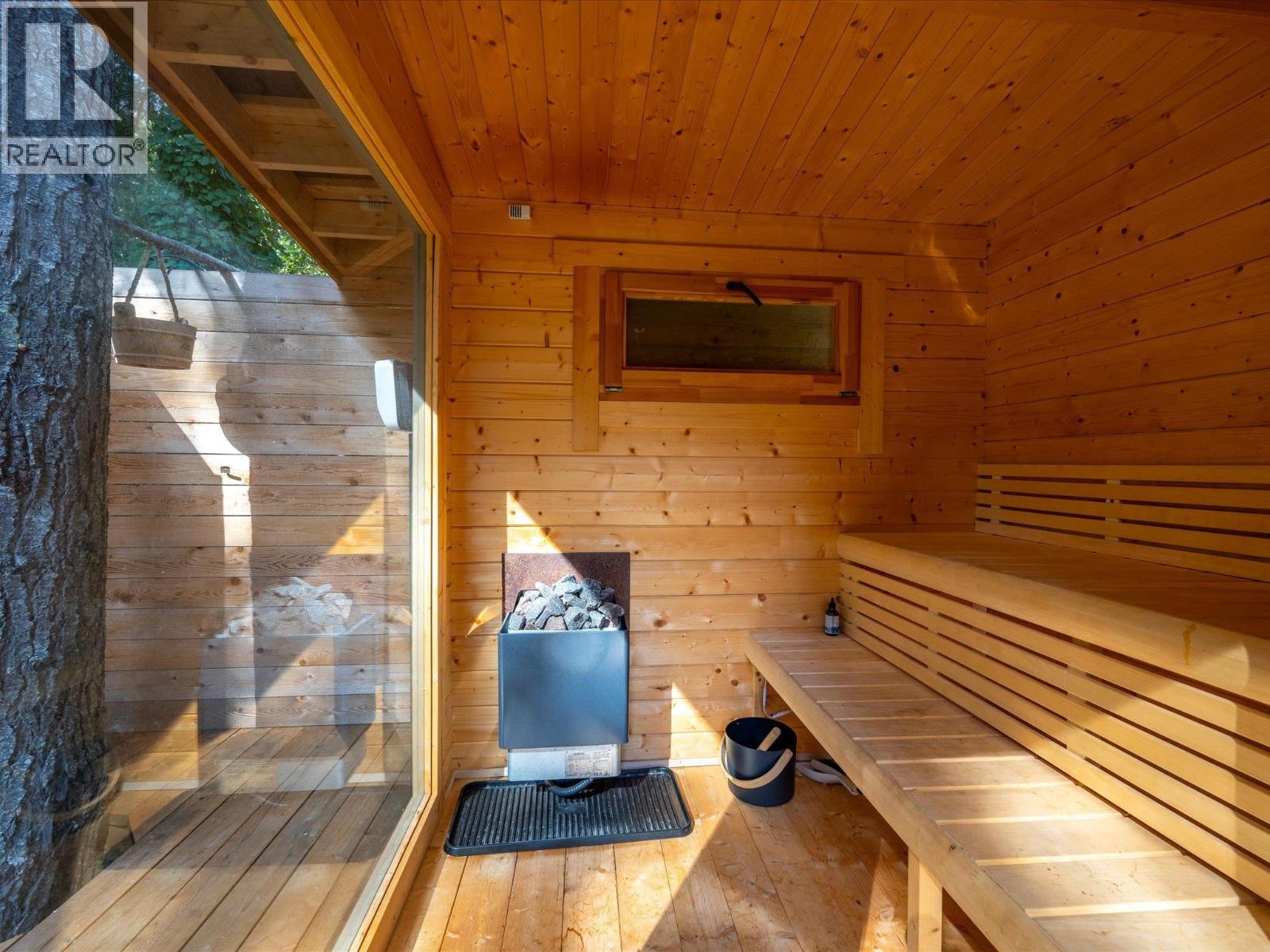 8745 IDYLWOOD PLACE, Whistler