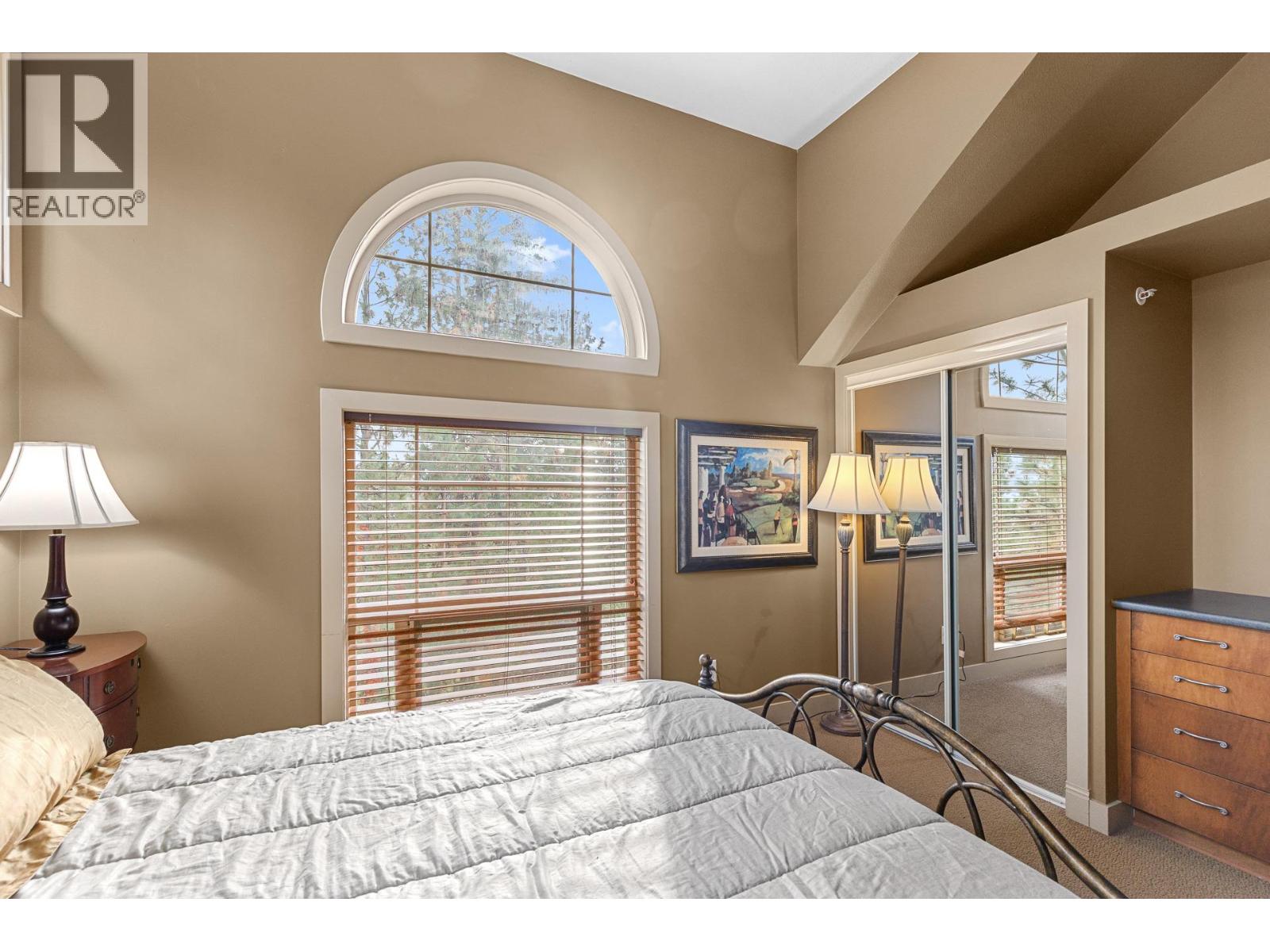 201 1795 Country Club Drive, Kelowna