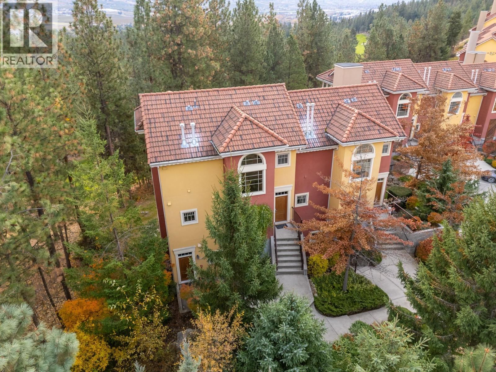 201 1795 Country Club Drive, Kelowna