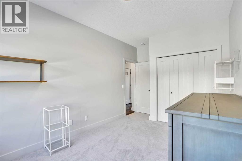 Single Family House for Sale in  Royal Elm Green NW Royal Oak Calgary 