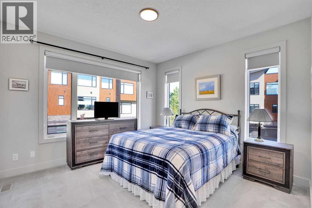 Single Family House for Sale in  Royal Elm Green NW Royal Oak Calgary 