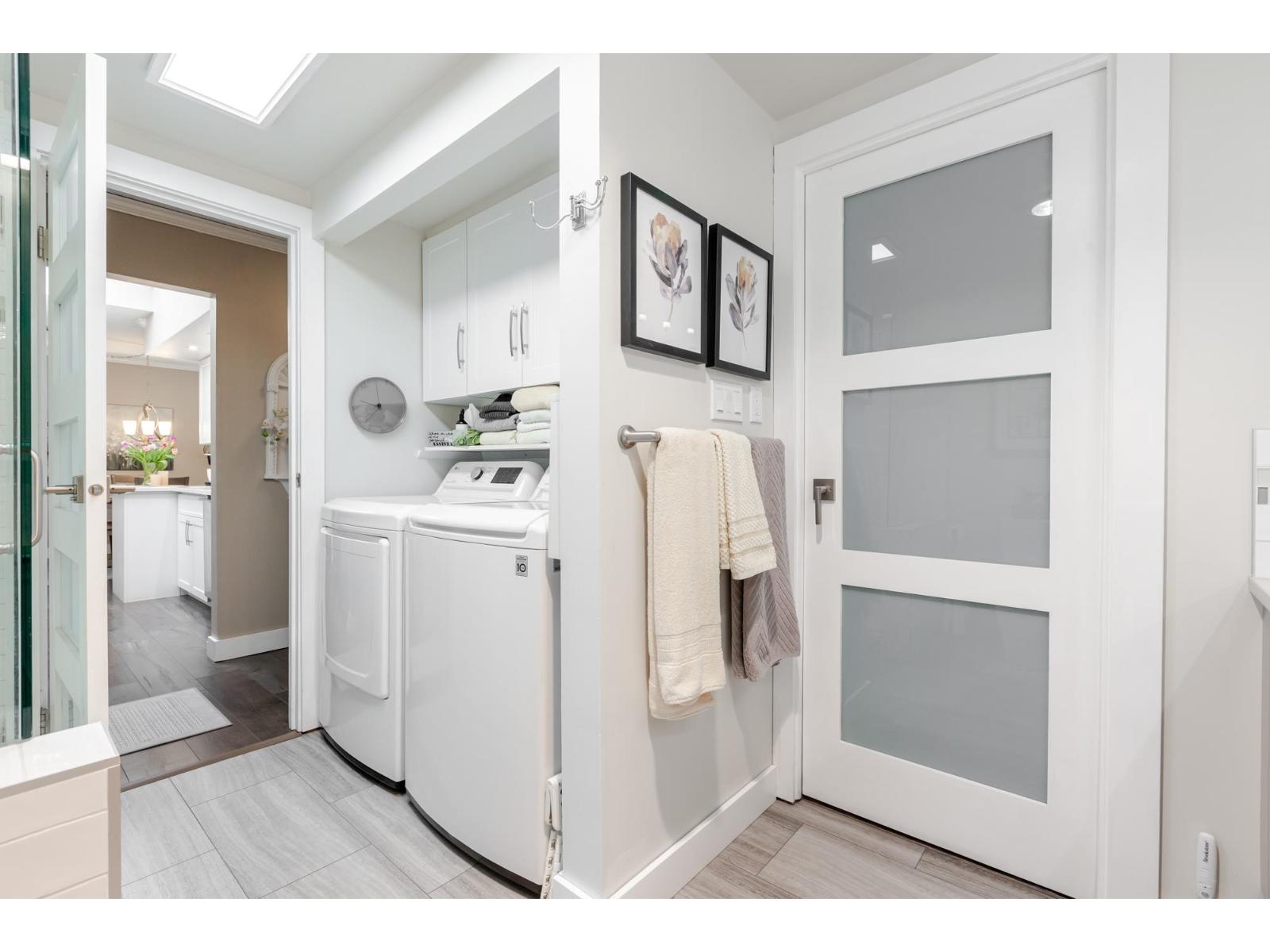 305 1351 MARTIN STREET, White Rock