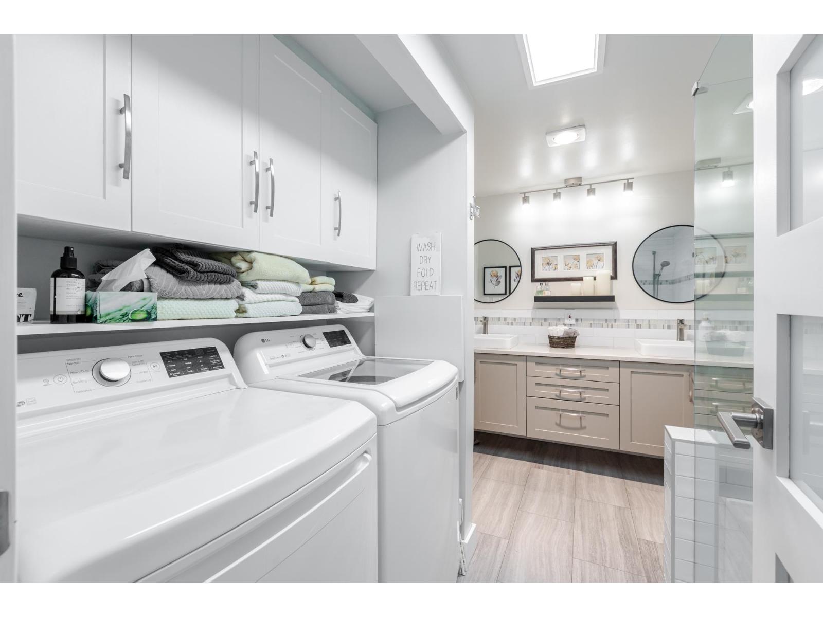 305 1351 MARTIN STREET, White Rock