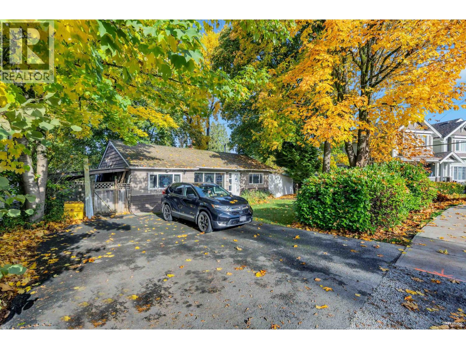 735 LEA AVENUE, Coquitlam