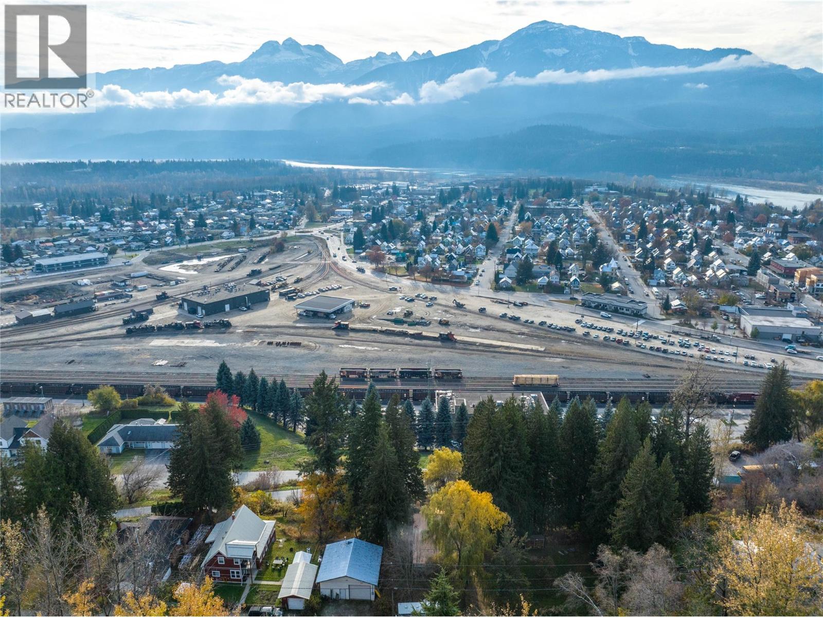 125 Maple Street, Revelstoke