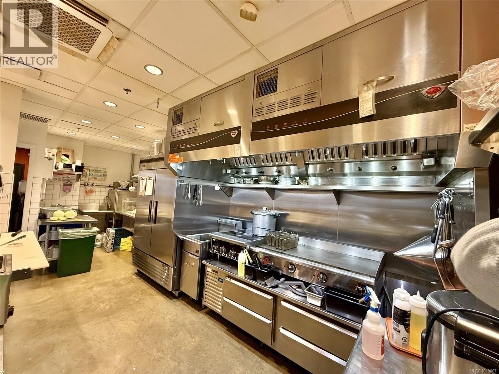 102 515 Chatham St, Victoria