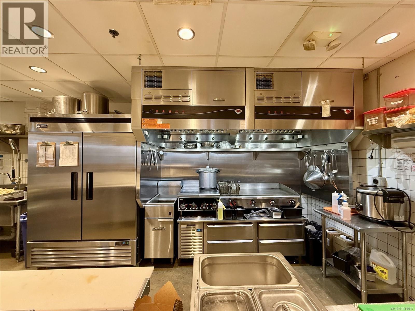 102 515 Chatham St, Victoria