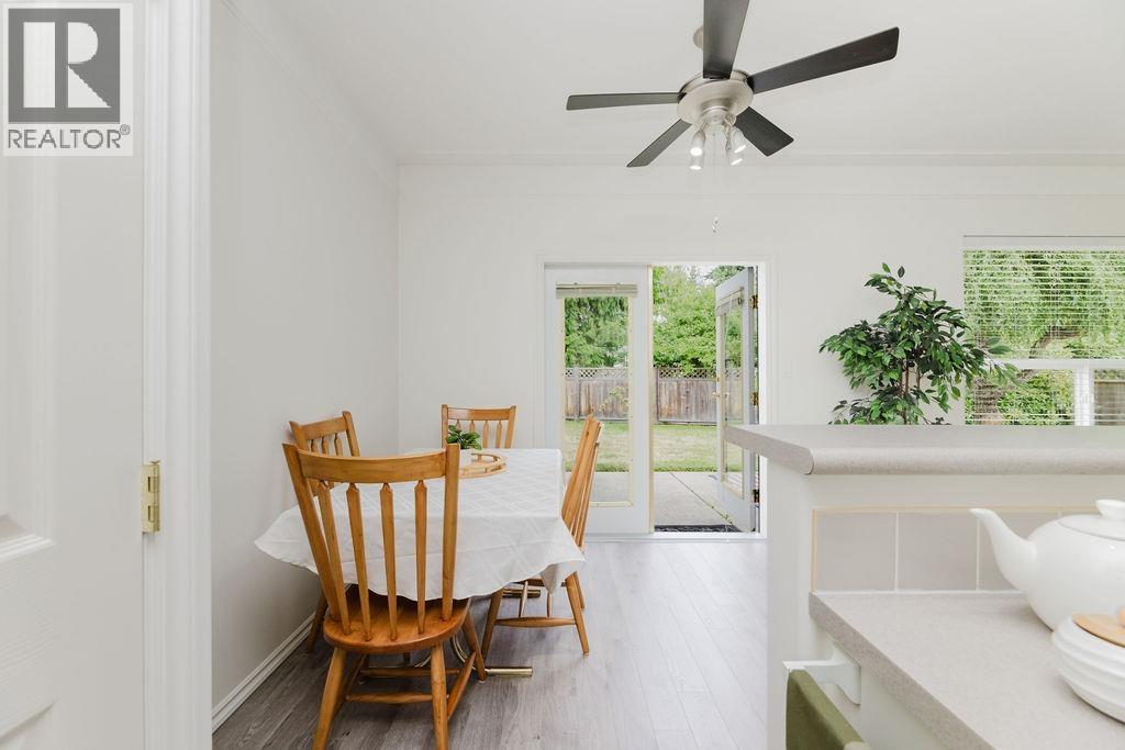 6307 HOMESTEAD AVENUE, Sechelt