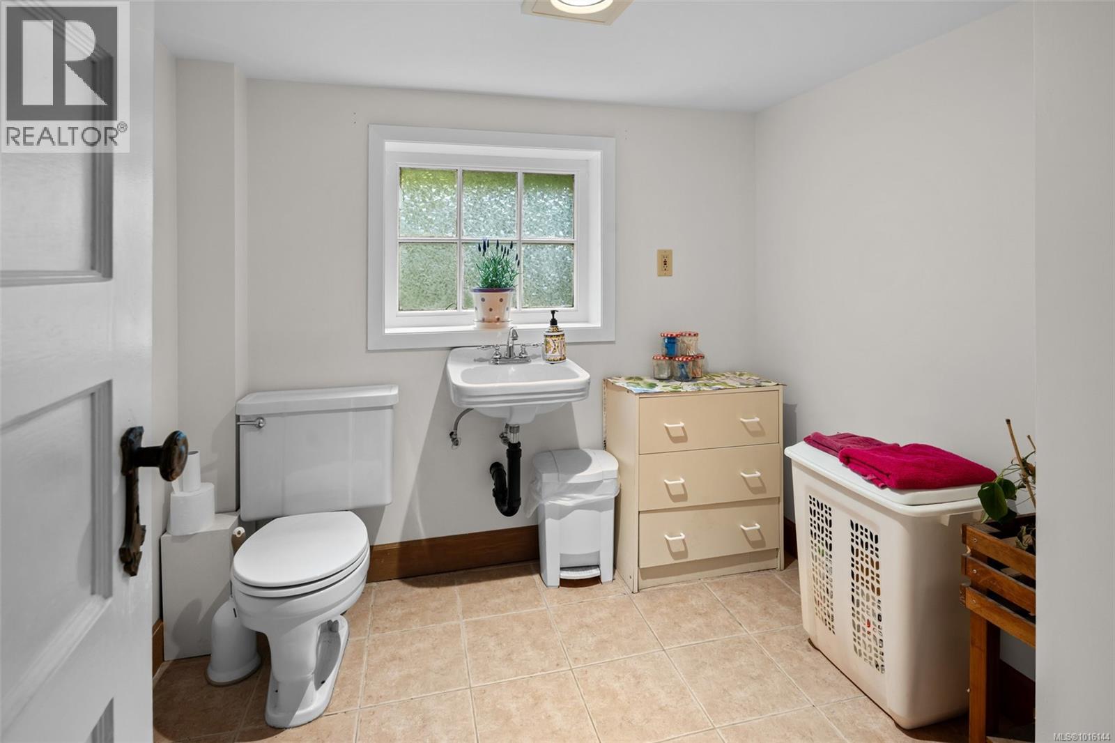  1924 Forrester Street, Saanich