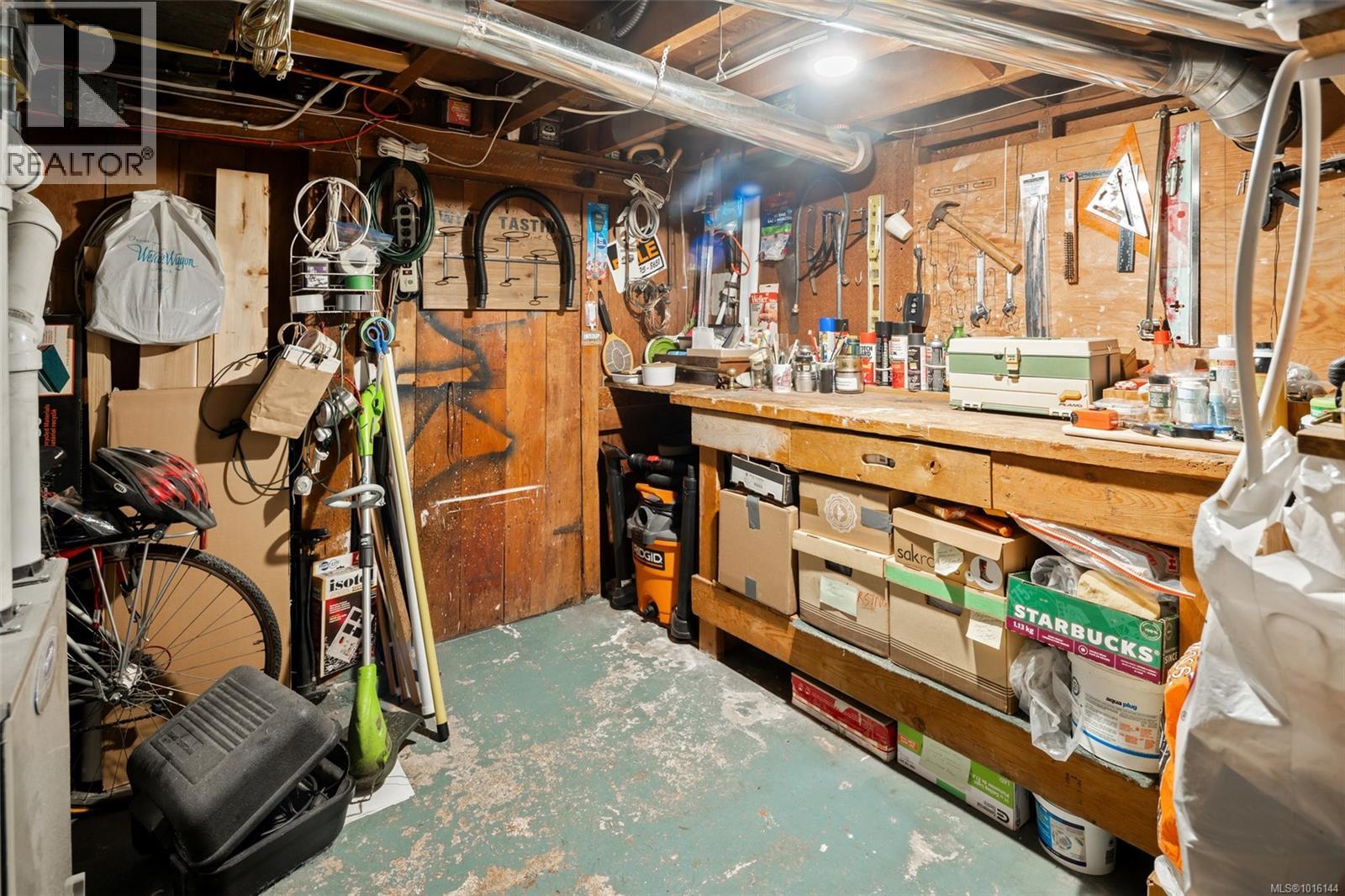  1924 Forrester Street, Saanich