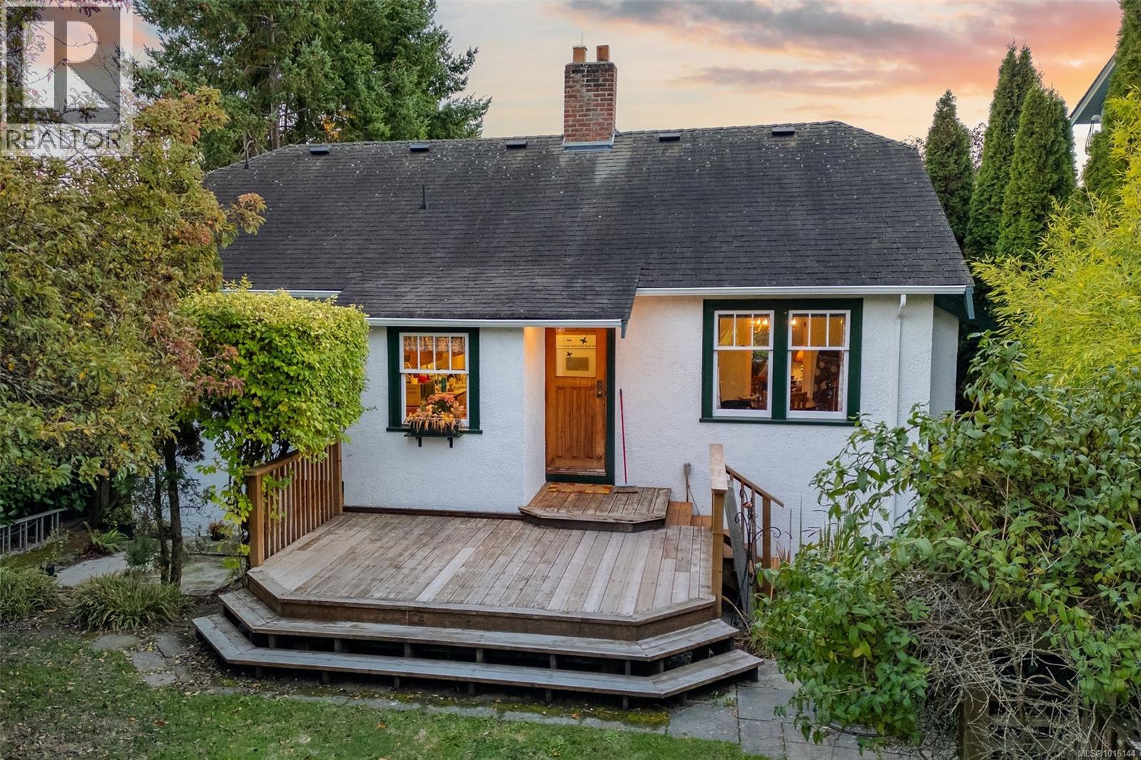  1924 Forrester Street, Saanich