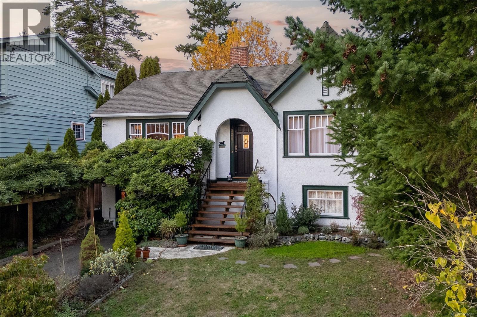  1924 Forrester Street, Saanich