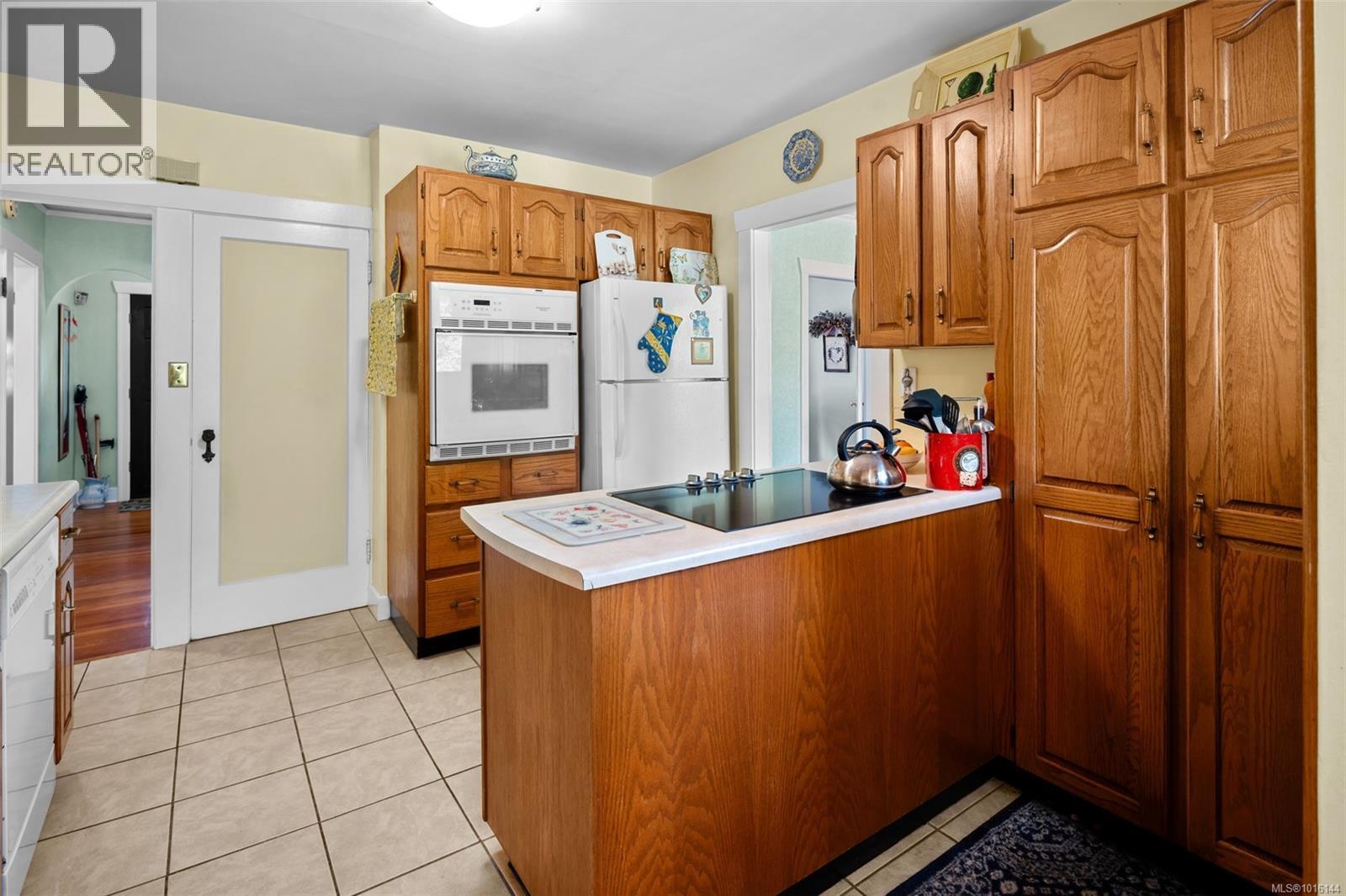  1924 Forrester Street, Saanich