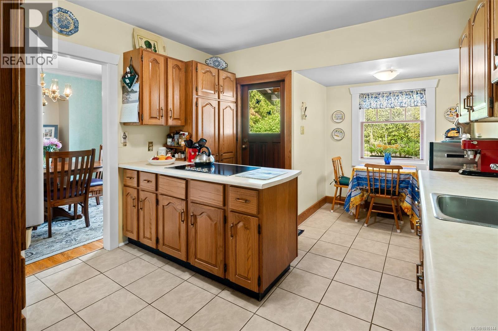  1924 Forrester Street, Saanich