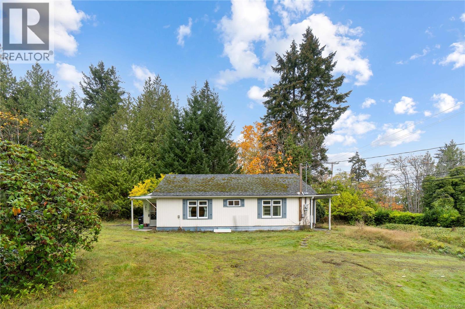 6850 Island Hwy W, Bowser