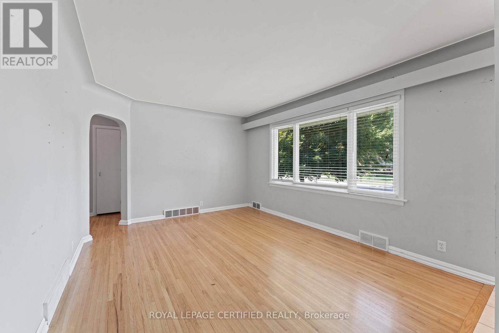 2504 ASKIN AVENUE - 9
