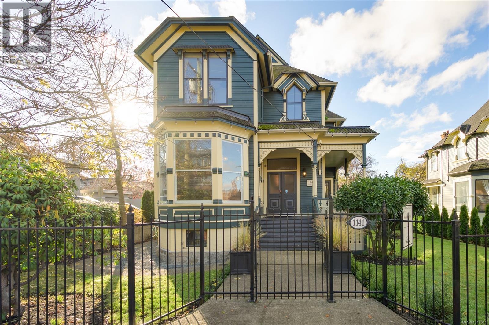 1141 Fort St, Victoria