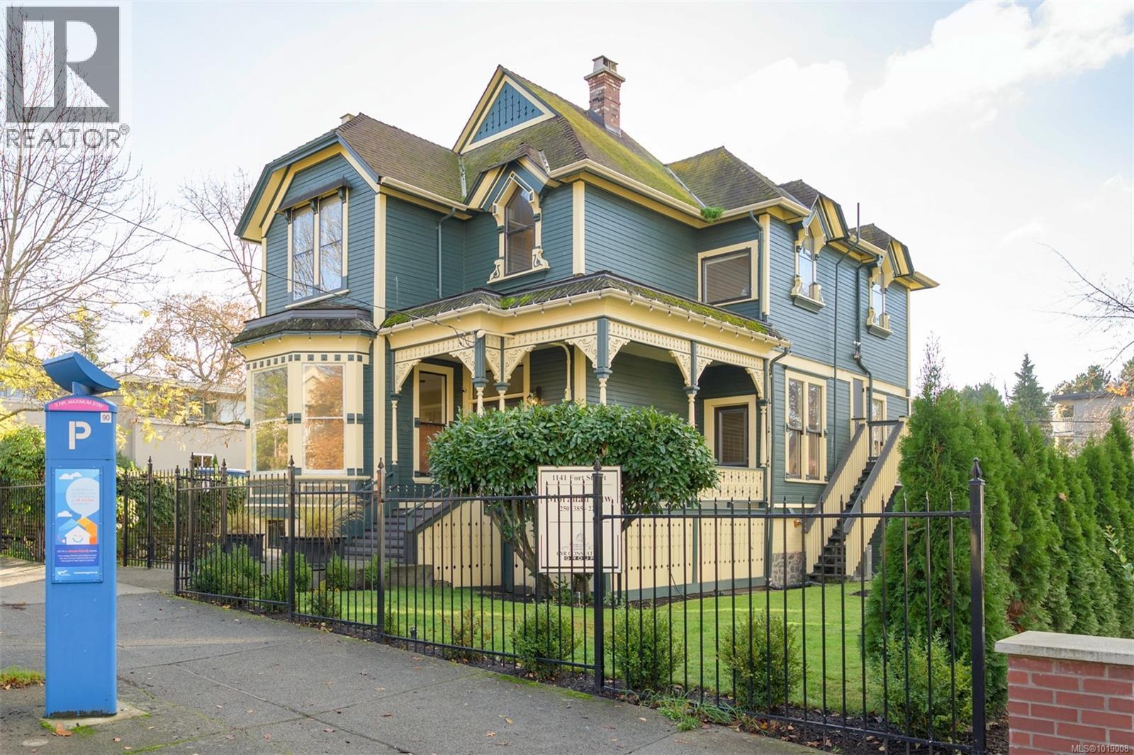  1141 Fort Street, Victoria