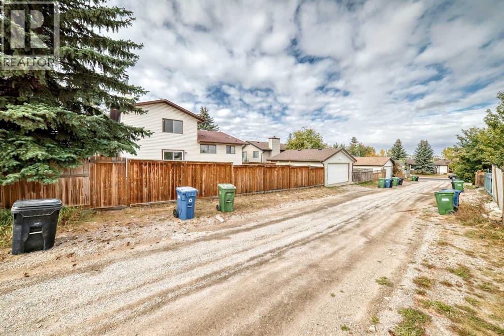 Single Family House 4 Level for Sale in  Beddington Circle NE Beddington Heights Calgary 