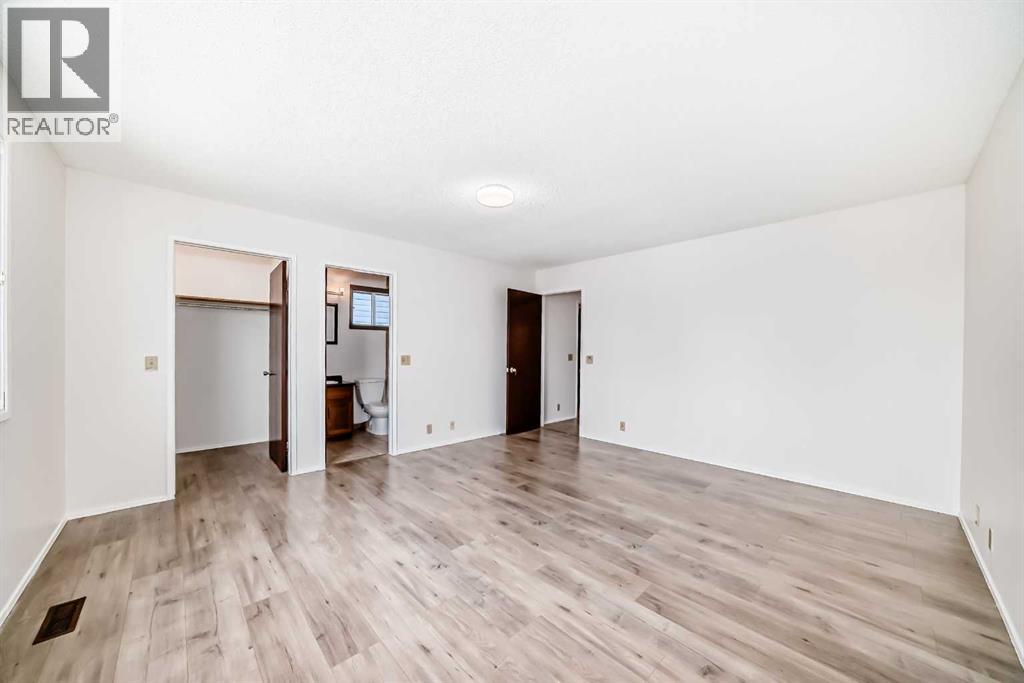 Single Family House 4 Level for Sale in  Beddington Circle NE Beddington Heights Calgary 