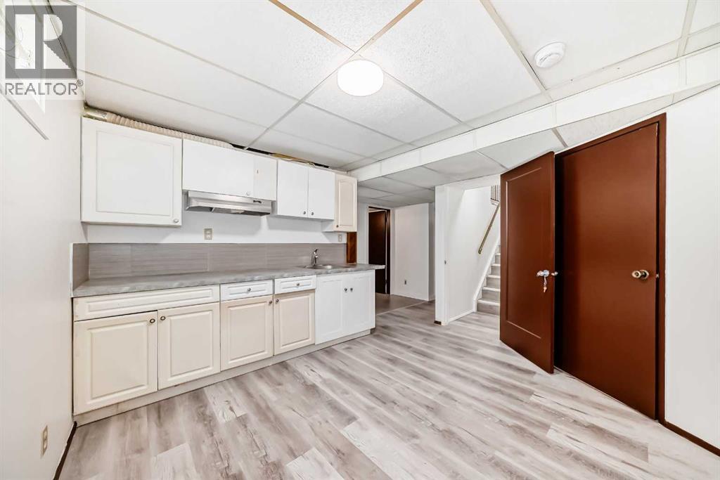 Single Family House 4 Level for Sale in  Beddington Circle NE Beddington Heights Calgary 