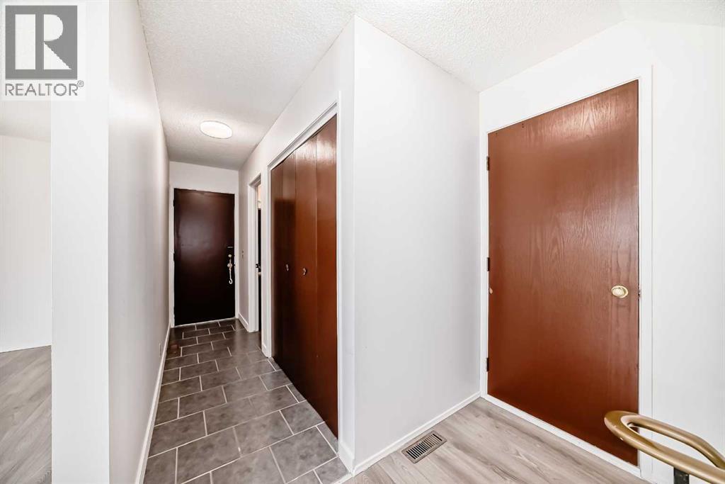 Single Family House 4 Level for Sale in  Beddington Circle NE Beddington Heights Calgary 