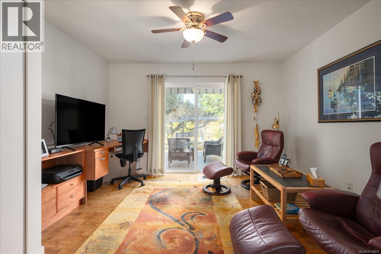 498 DALMATIAN Dr, Parksville