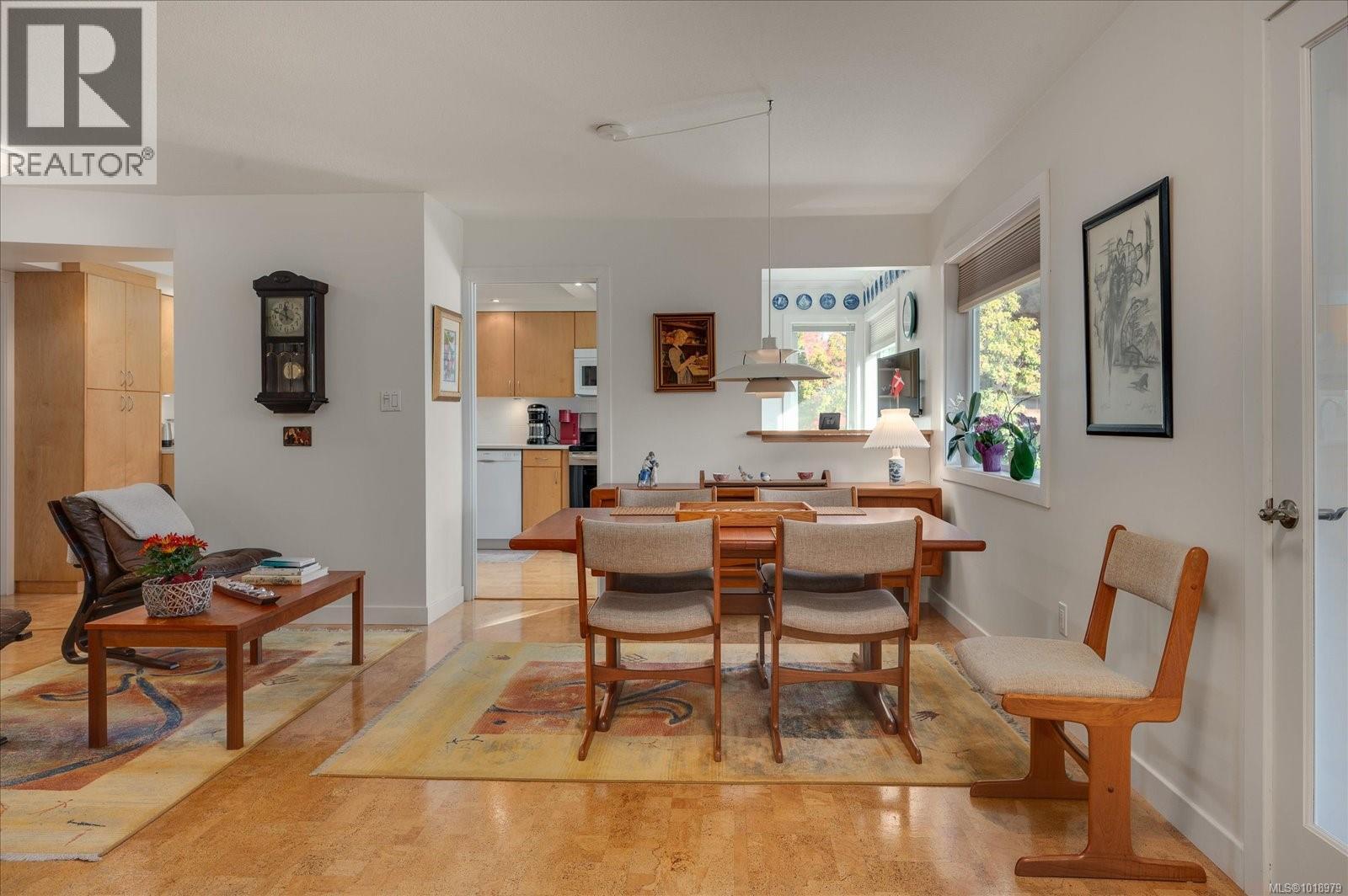 498 DALMATIAN Dr, Parksville