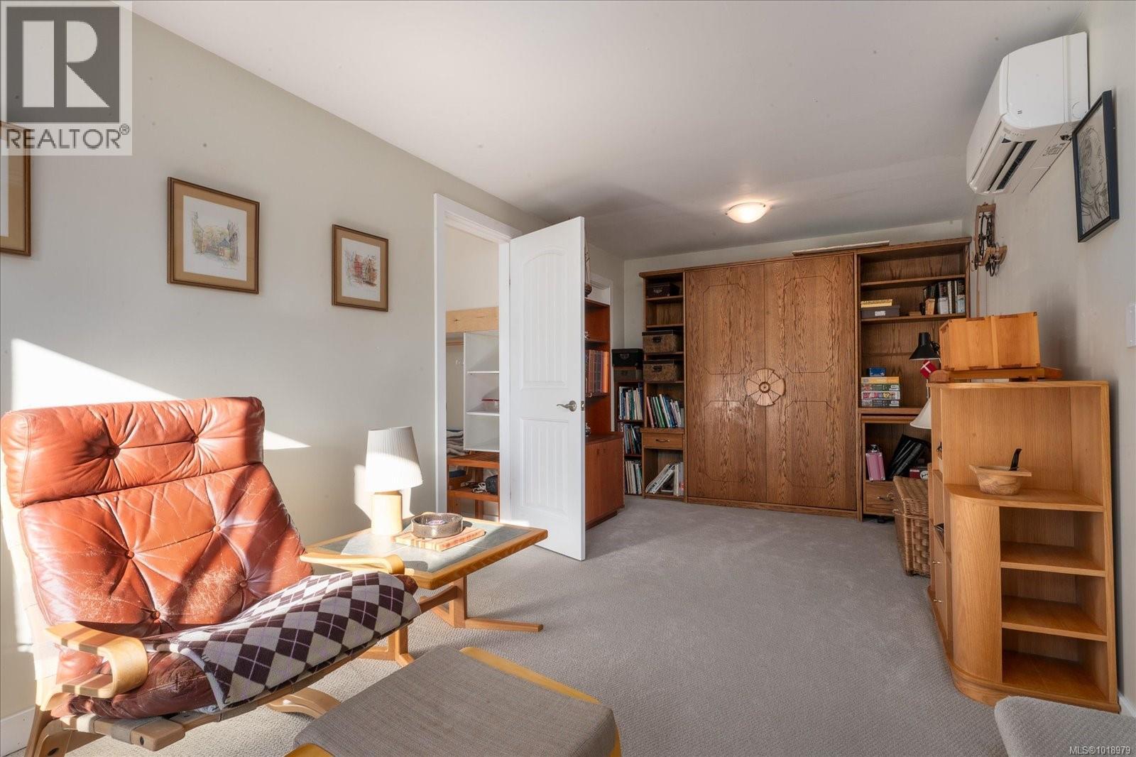 498 DALMATIAN Dr, Parksville