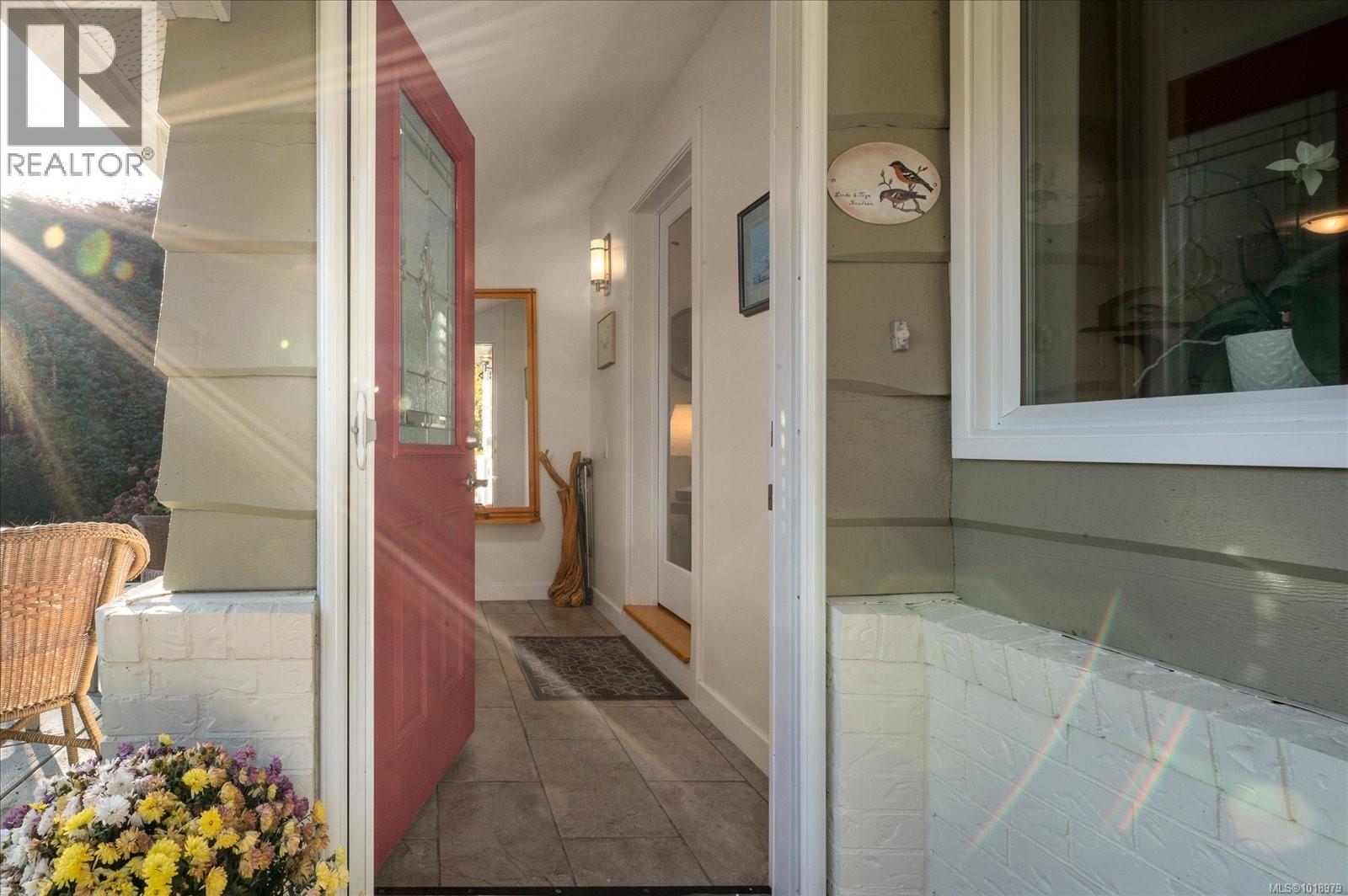 498 DALMATIAN Dr, Parksville