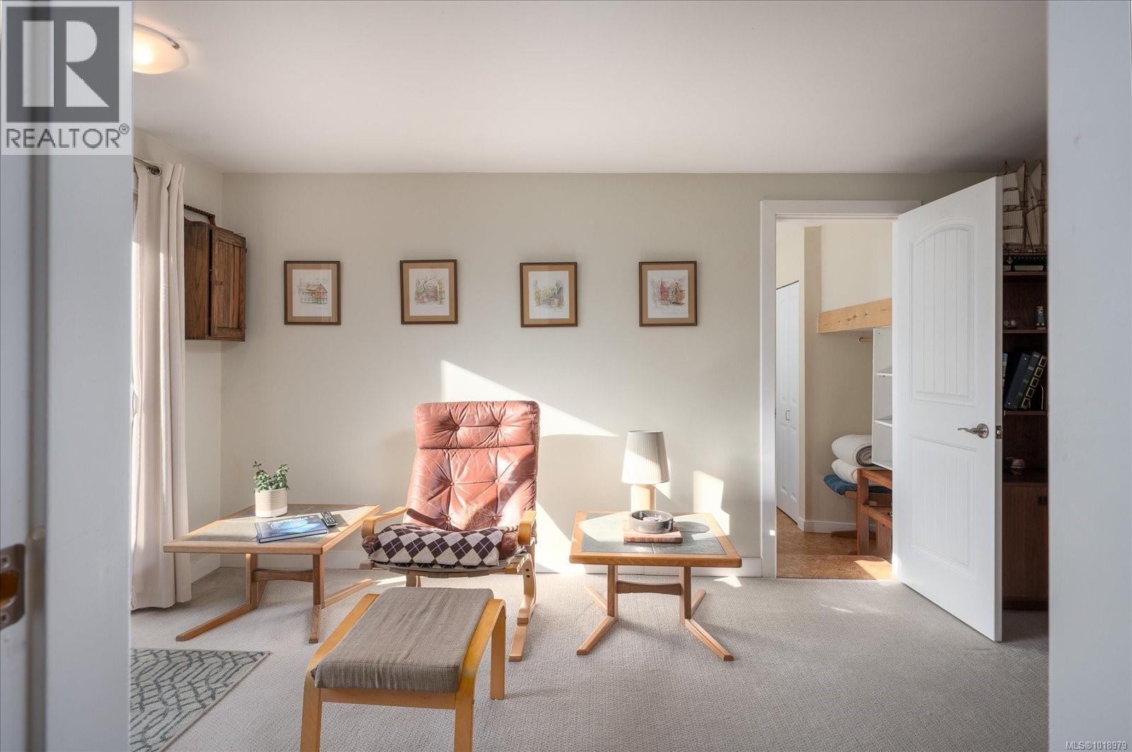 498 DALMATIAN Dr, Parksville