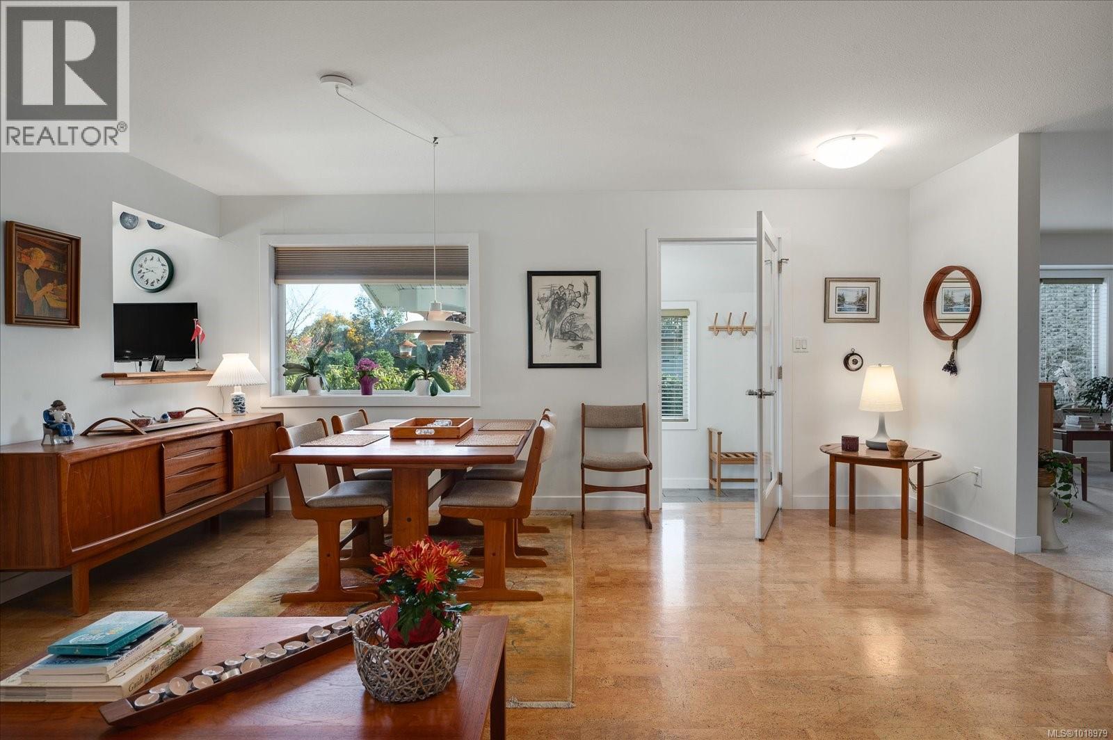 498 DALMATIAN Dr, Parksville