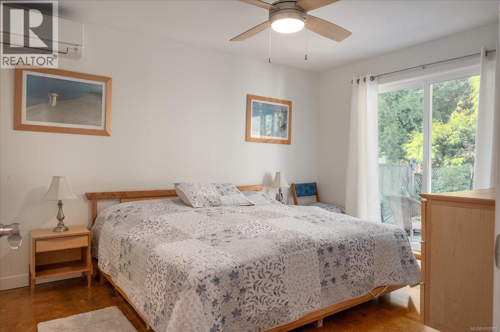 498 DALMATIAN Dr, Parksville