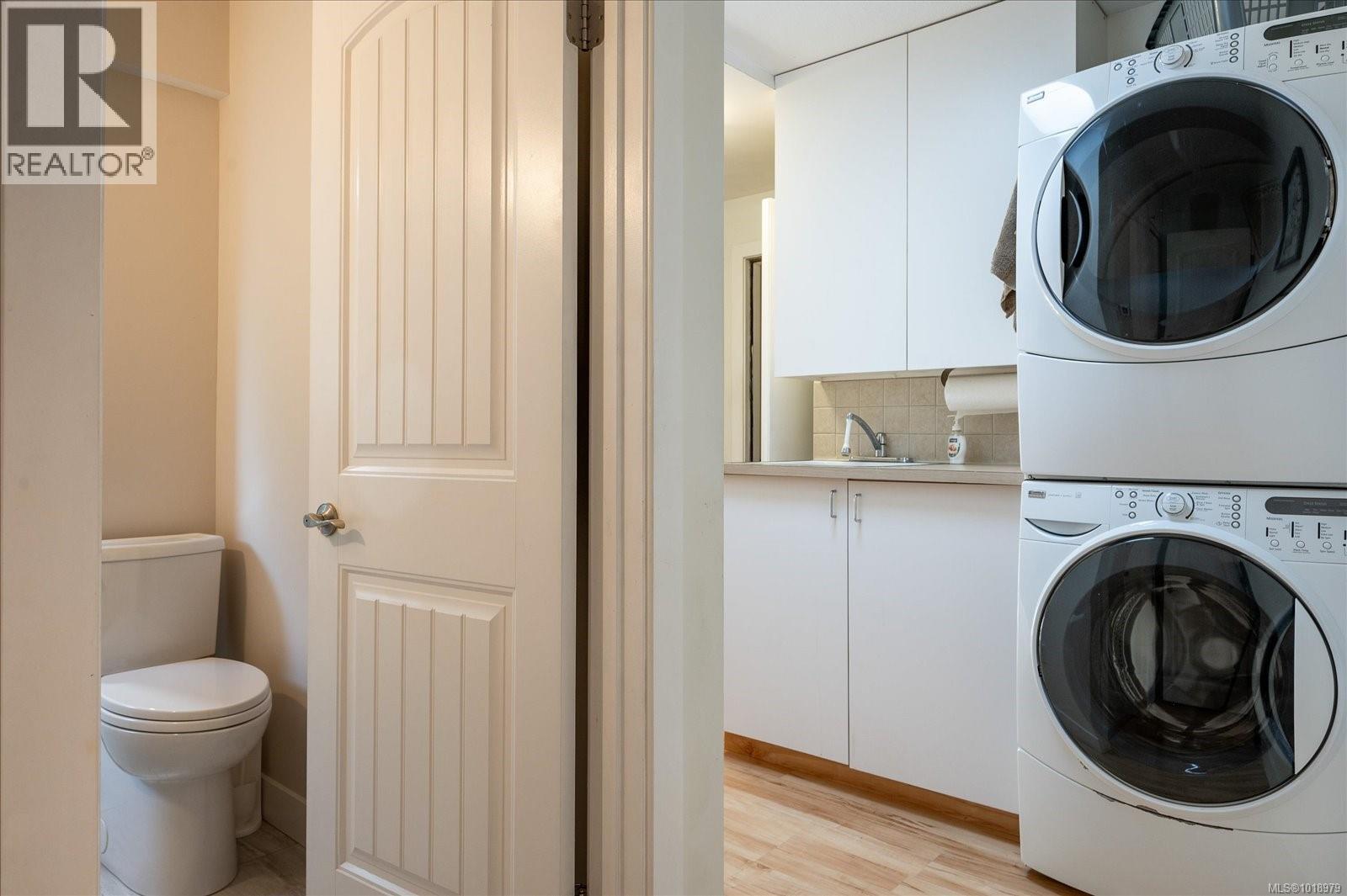 498 DALMATIAN Dr, Parksville