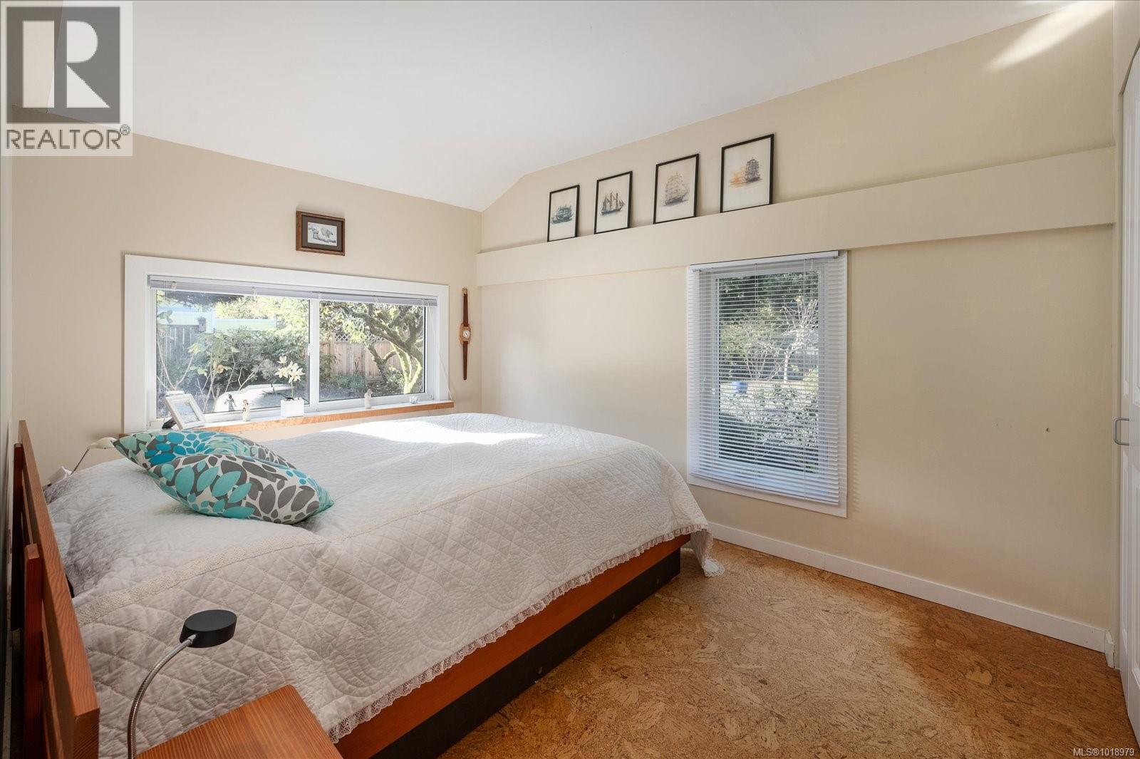 498 DALMATIAN Dr, Parksville